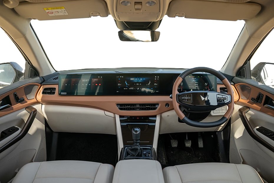 Mahindra XUV 7XO